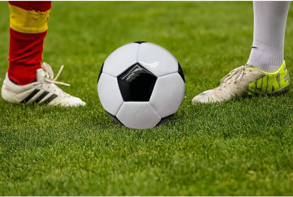Official Size Soccer Ball,Size 5 Training Ball for Girls,Boys,Youth Teenagers,Adults,Machine Stitched for Indoor Outdoor Play