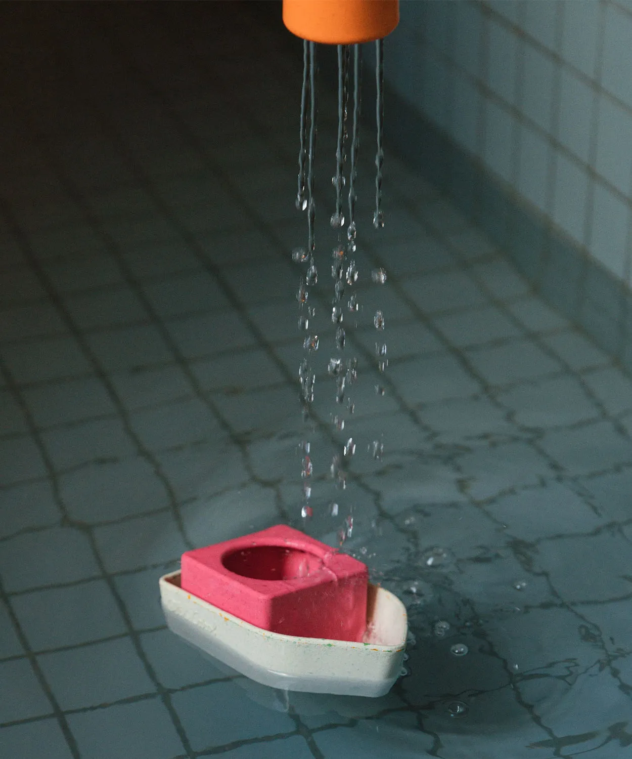 Oli & Carol Boat Bath Toy