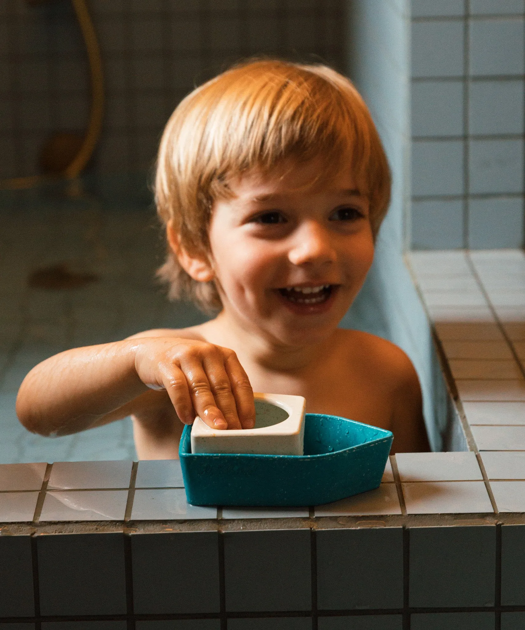 Oli & Carol Boat Bath Toy