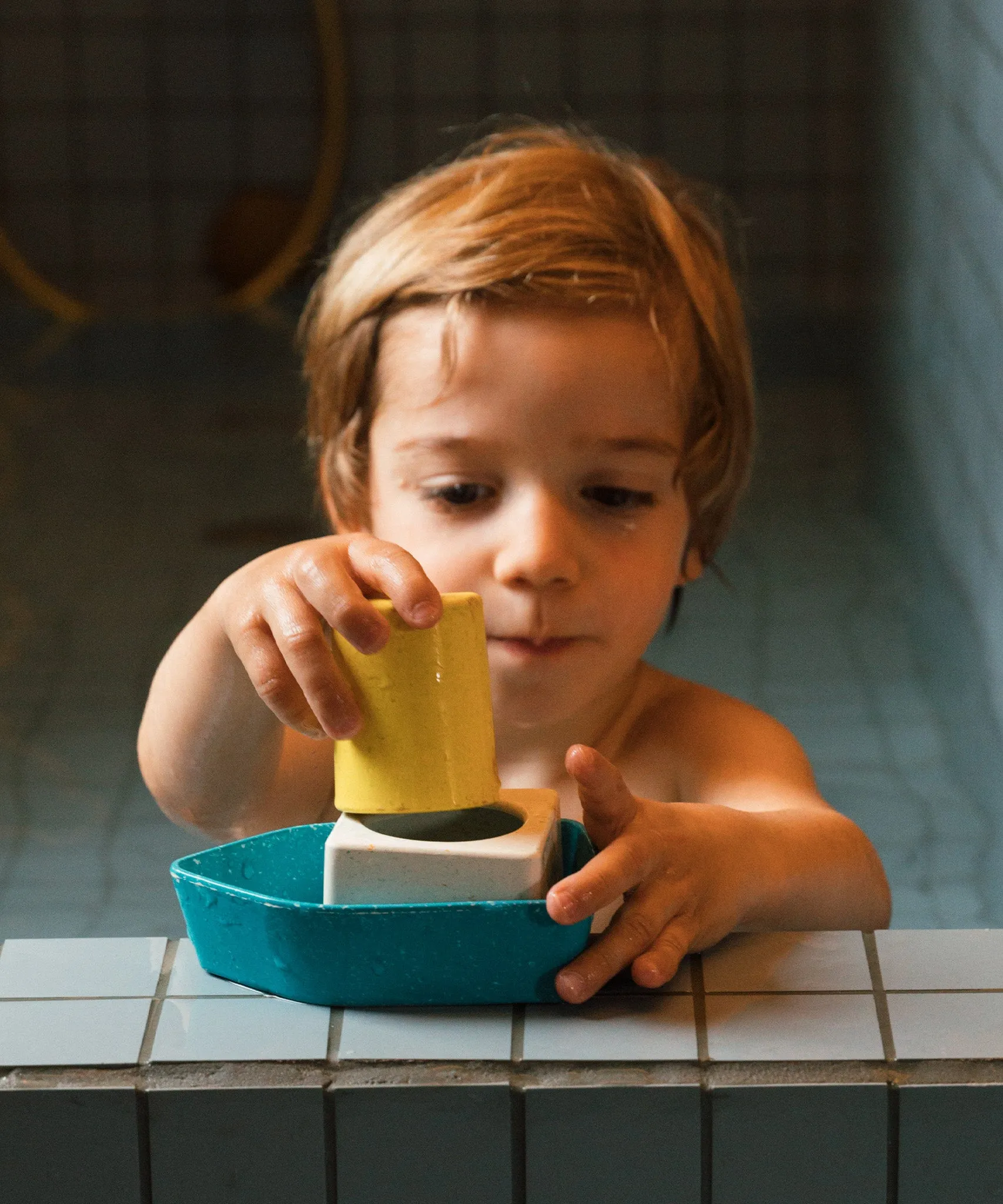 Oli & Carol Boat Bath Toy